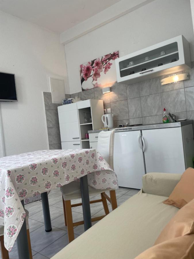Apartmani Isabella - Ilda Radonic Jelsa  Eksteriør bilde