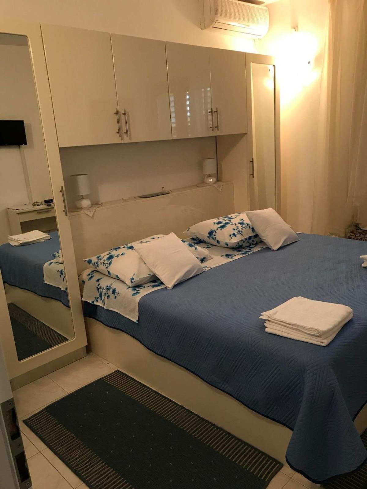 Apartmani Isabella - Ilda Radonic Jelsa  Eksteriør bilde