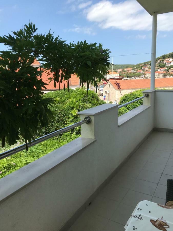 Apartmani Isabella - Ilda Radonic Jelsa  Eksteriør bilde
