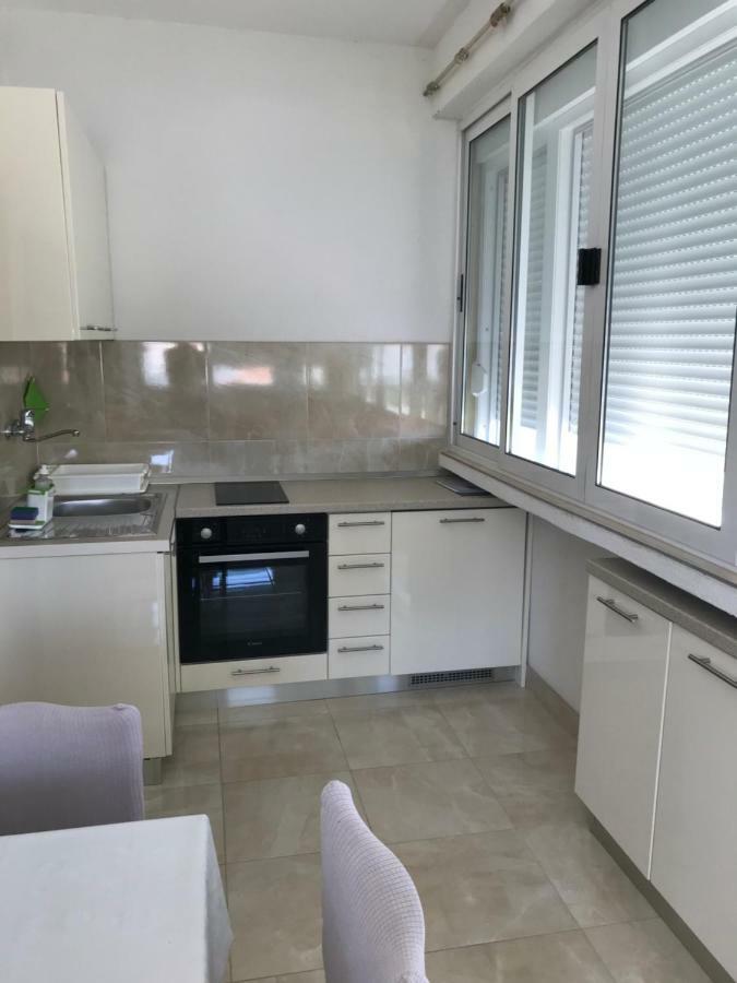 Apartmani Isabella - Ilda Radonic Jelsa  Eksteriør bilde