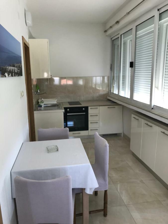 Apartmani Isabella - Ilda Radonic Jelsa  Eksteriør bilde